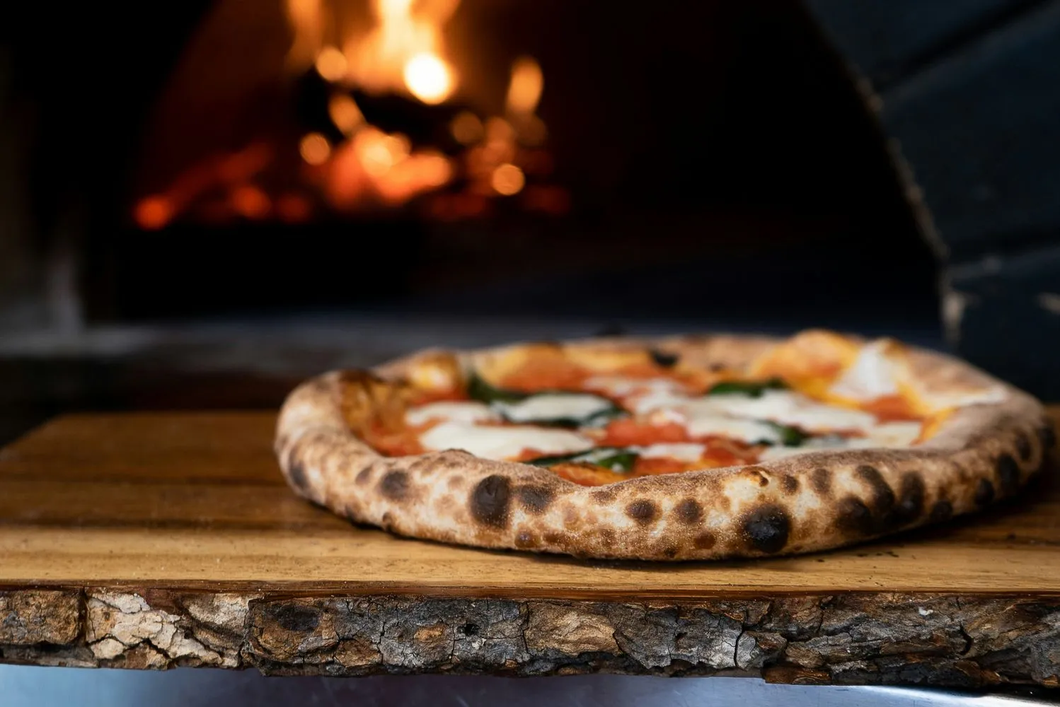 Pizza sorti du four a lacroix falgarde